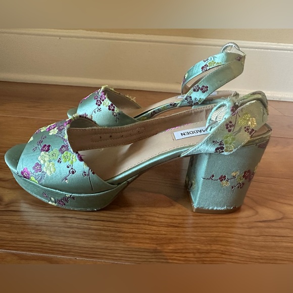 Steve Madden - Flowery platform heels - Picture 10 of 11